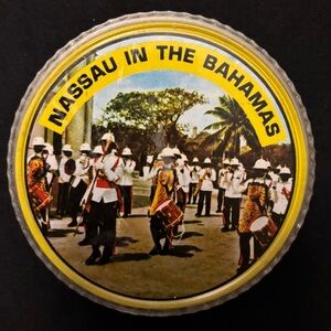 Vintage Nassau in the Bahamas Souvenir Round Playing Cards - Yellow Accent